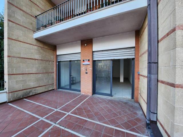 Locale Commerciale in vendita a Puglia, Taranto