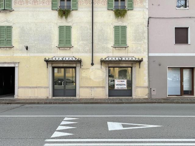 Locale Commerciale in vendita a Guidizzolo, Lombardia
