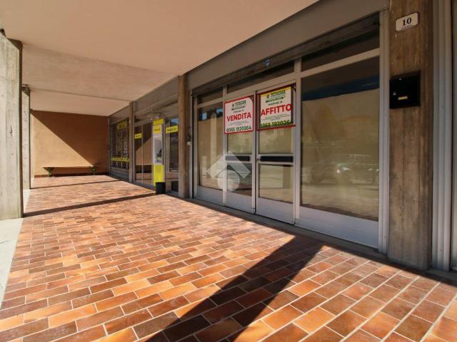 Locale Commerciale in vendita a Comunità montana della Valle Sabbia, Idro