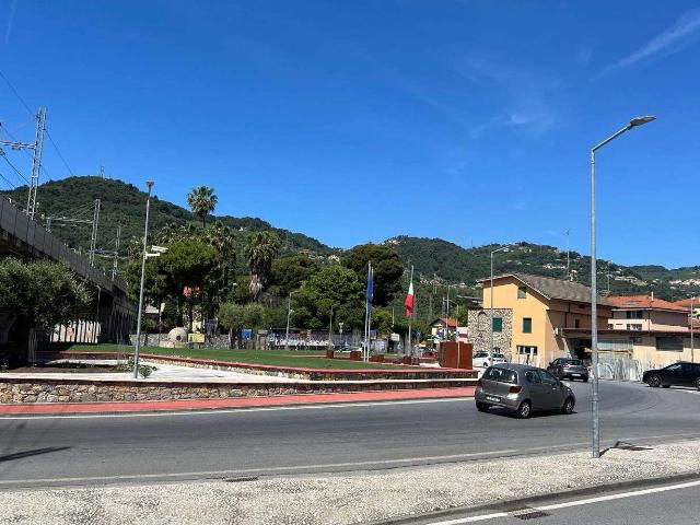 Locale Commerciale in vendita a Oliveto, Imperia