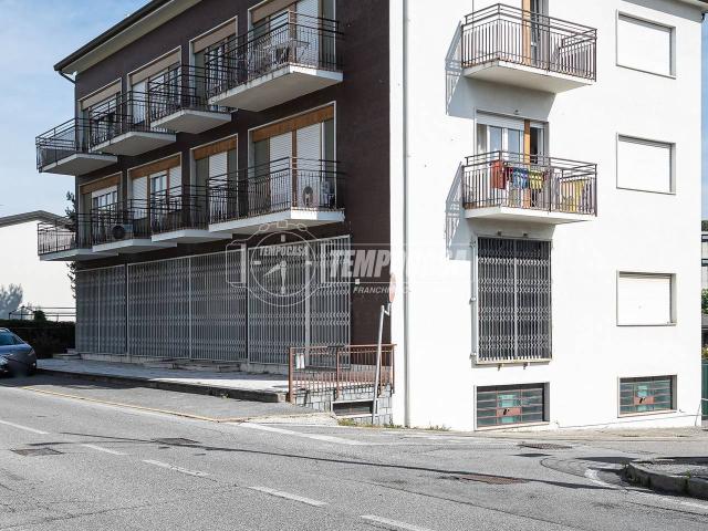 Locale Commerciale in vendita a Inverigo, Lombardia