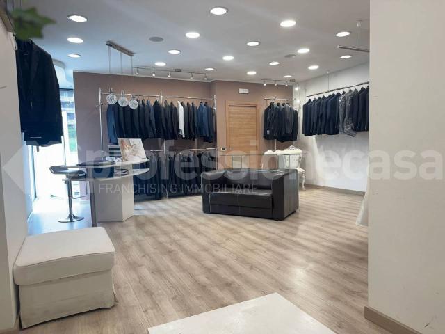 Locale Commerciale in vendita a San Lazzaro, Isernia