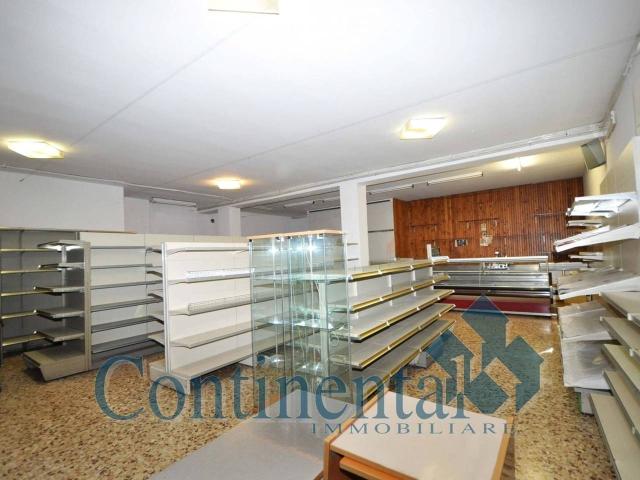 Locale Commerciale in vendita a Comunità Montana della Valle Brembana, Isola Di Fondra