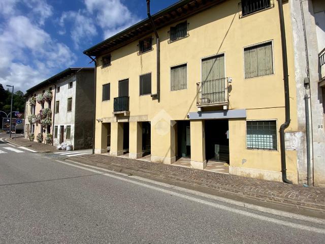 Locale Commerciale in vendita a Castelnovo, Isola Vicentina
