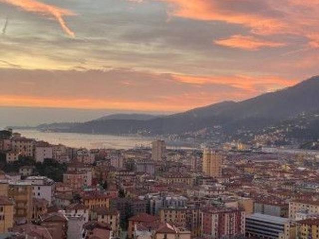 Locale Commerciale in vendita a Vicci, La Spezia