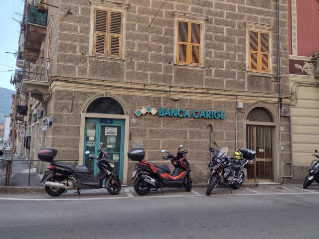Locale Commerciale in vendita a Guercedo, La Spezia