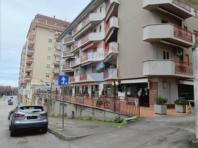 Locale Commerciale in vendita a Santo Spirito, Lanciano