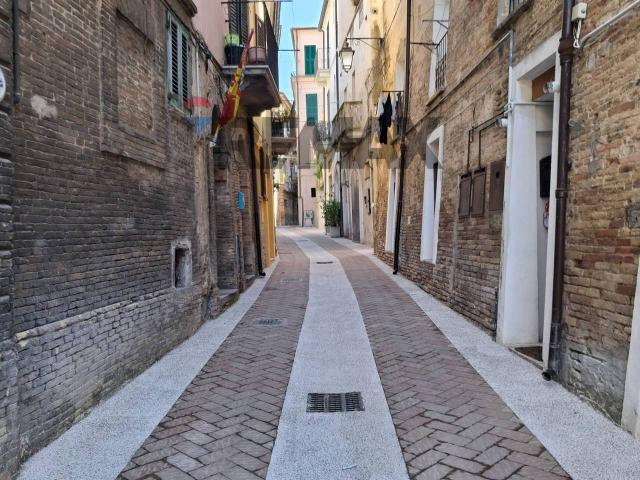 Locale Commerciale in vendita a Civitanova-Sacca, Lanciano
