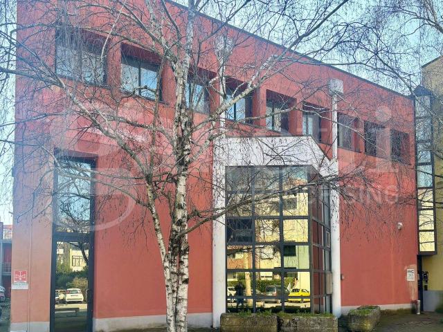 Locale Commerciale in vendita a Langhirano, Reggio Emilia