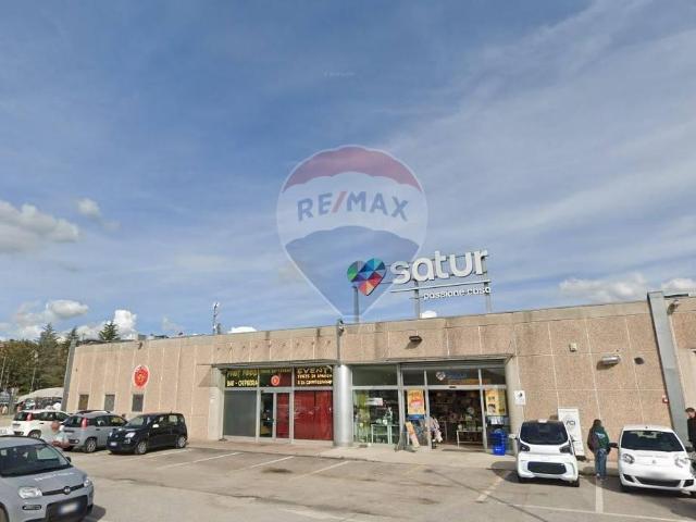 Locale Commerciale in vendita a Torretta, Tornimparte