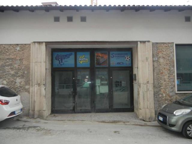 Locale Commerciale in vendita a Quarto di San Giovanni, Tornimparte