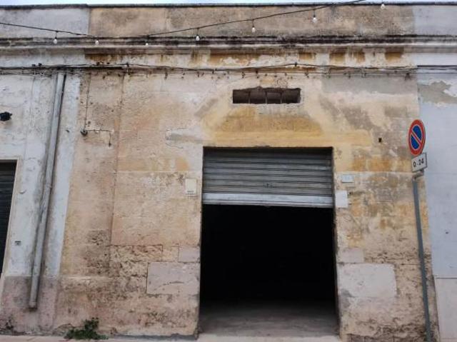 Locale Commerciale in vendita a Puglia, Brindisi
