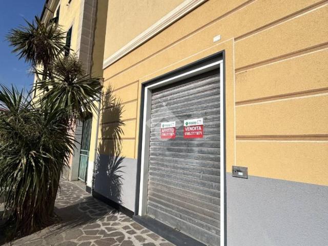 Locale Commerciale in vendita a Lavagna, Liguria