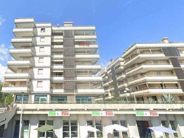 Locale Commerciale in vendita a Lavagna, Liguria