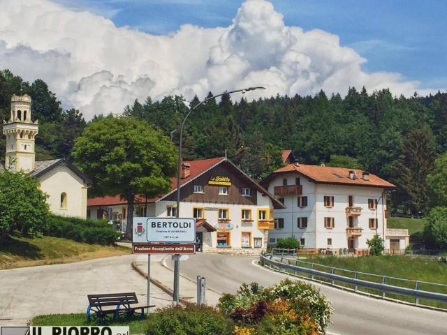Locale Commerciale in vendita a Magnifica Comunità degli Altipiani Cimbri, Lavarone