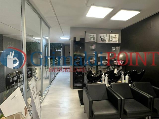 Locale Commerciale in vendita a Puglia, Lecce