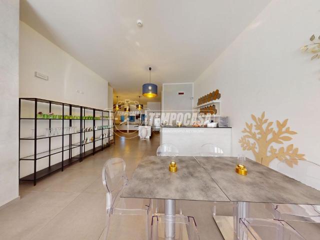 Locale Commerciale in vendita a Puglia, Lecce