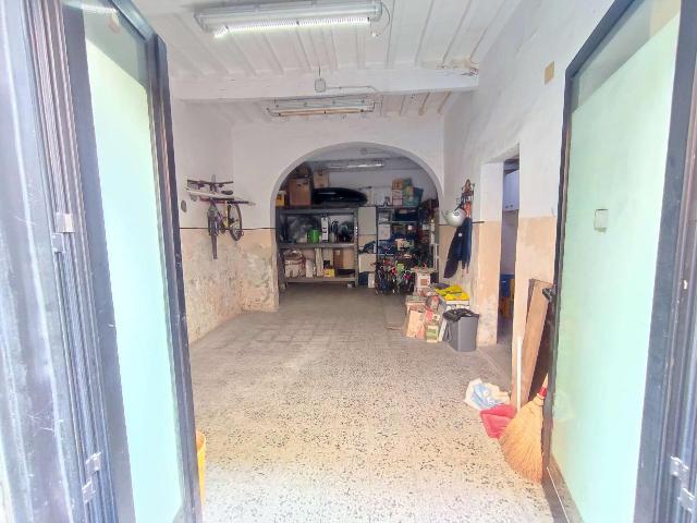 Locale Commerciale in vendita a Livorno, Toscana