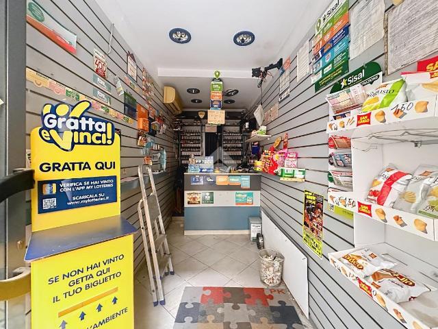 Locale Commerciale in vendita a Garibaldi, Livorno
