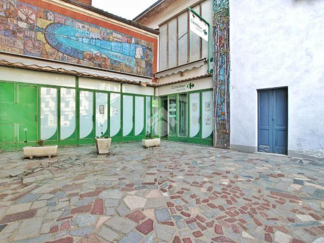 Locale Commerciale in vendita a Piemonte, Vercelli