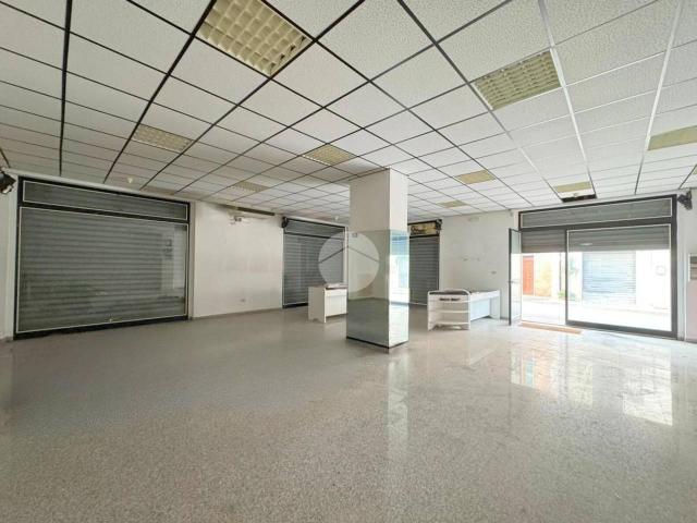 Locale Commerciale in vendita a Puglia, Foggia