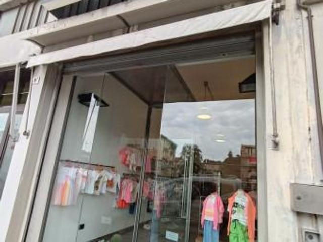 Locale Commerciale in vendita a Unione dei comuni della Bassa Romagna, Lugo