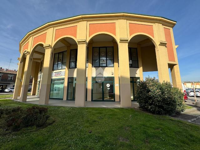 Locale Commerciale in vendita a Unione dei comuni della Bassa Romagna, Lugo