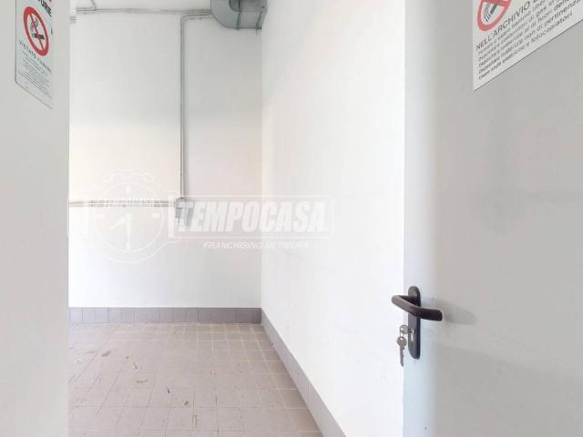 Locale Commerciale in vendita a Puglia, Lecce