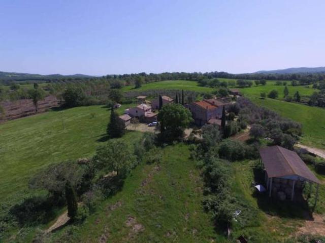 Locale Commerciale in vendita a Unione di Comuni Montani Colline del Fiora, Manciano