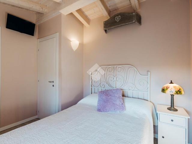 Locale Commerciale in vendita a Gardoncino, Manerba Del Garda