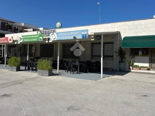 Locale Commerciale in vendita a Ippocampo, Puglia