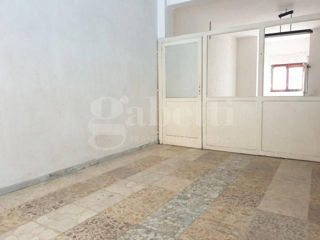 Locale Commerciale in vendita a Marano Di Napoli, Campania