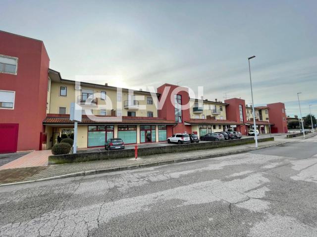 Locale Commerciale in vendita a Borgo Marano, Friuli-Venezia Giulia