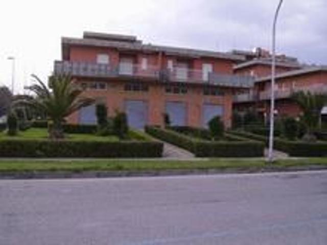 Locale Commerciale in vendita a Unione dei Comuni della Val Vibrata, Martinsicuro