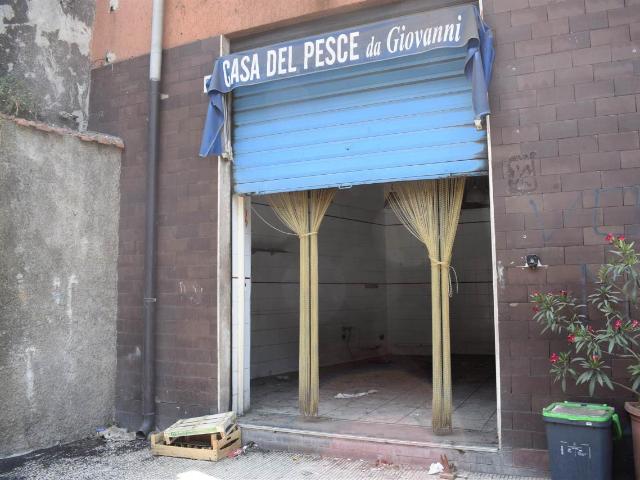 Locale Commerciale in vendita a Mascalucia, Sicilia