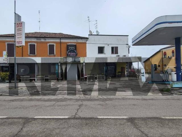 Locale Commerciale in vendita a Masi Torello, Reggio Emilia