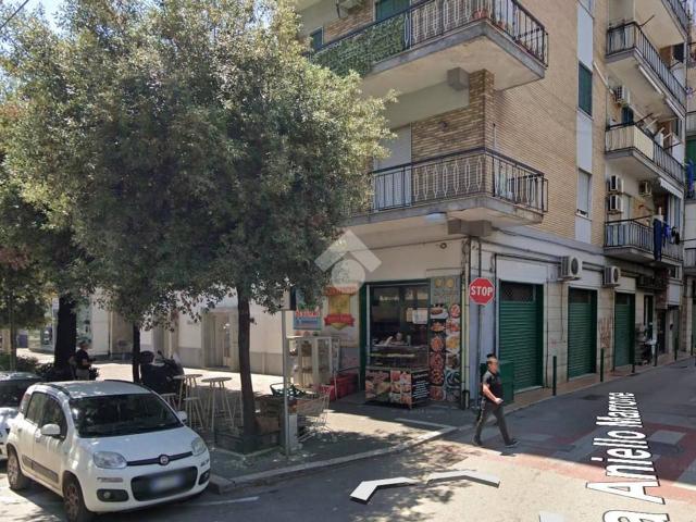 Locale Commerciale in vendita a Rione 219, Melito Di Napoli