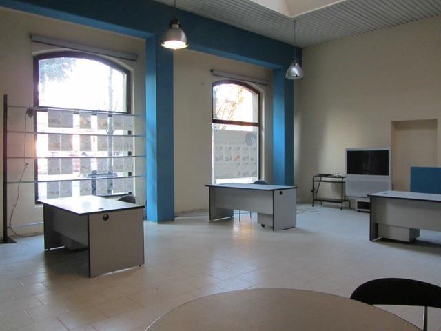 Locale Commerciale in vendita a Melzo, Lombardia