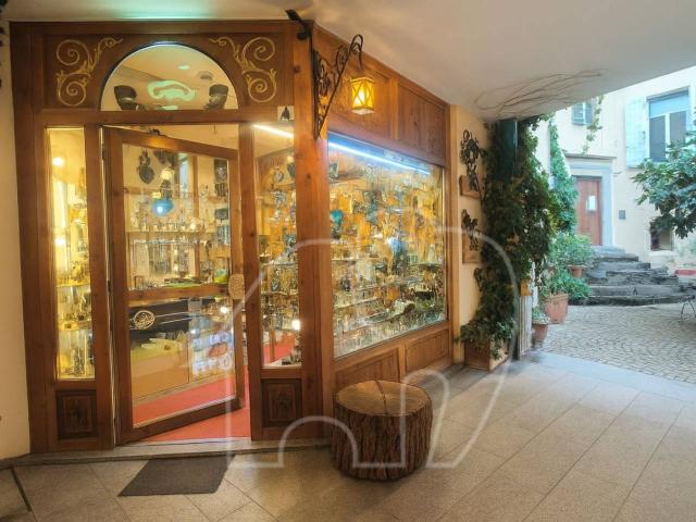 Locale Commerciale in vendita a Burggrafenamt - Burgraviato, Merano - Meran