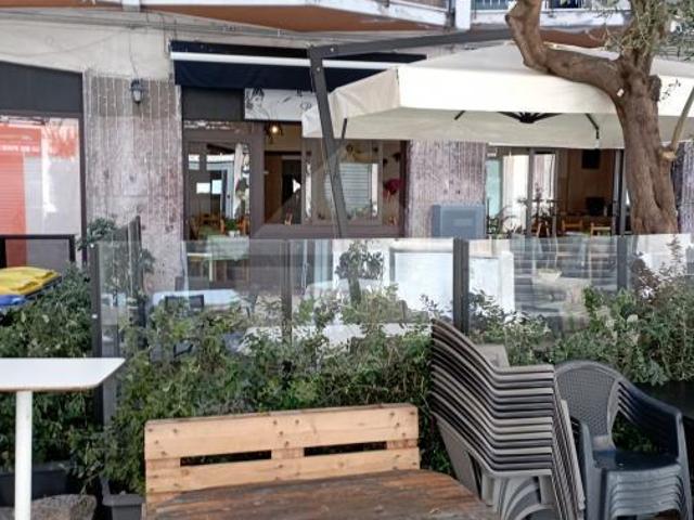 Locale Commerciale in vendita a IV Circoscrizione, Messina