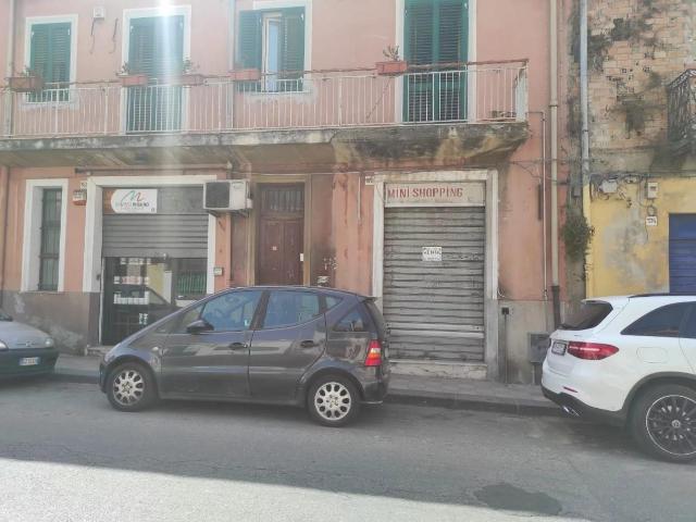 Locale Commerciale in vendita a II Circoscrizione, Messina