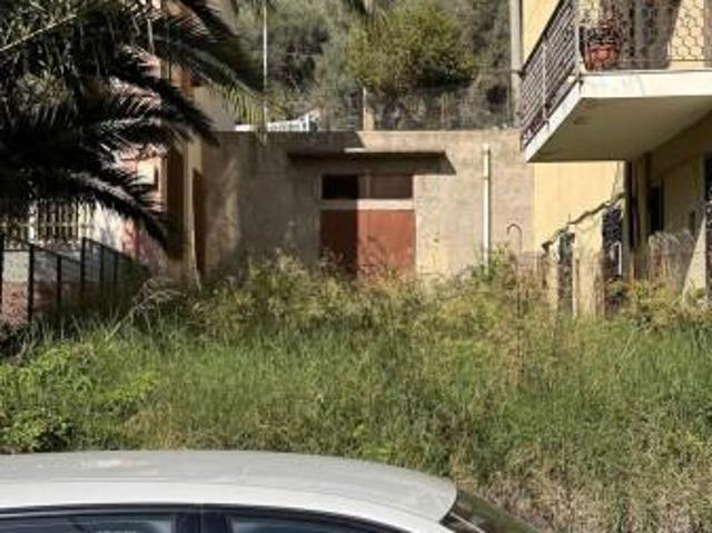 Locale Commerciale in vendita a III Circoscrizione, Messina