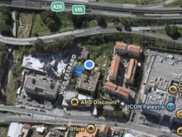 Locale Commerciale in vendita a I Circoscrizione, Messina