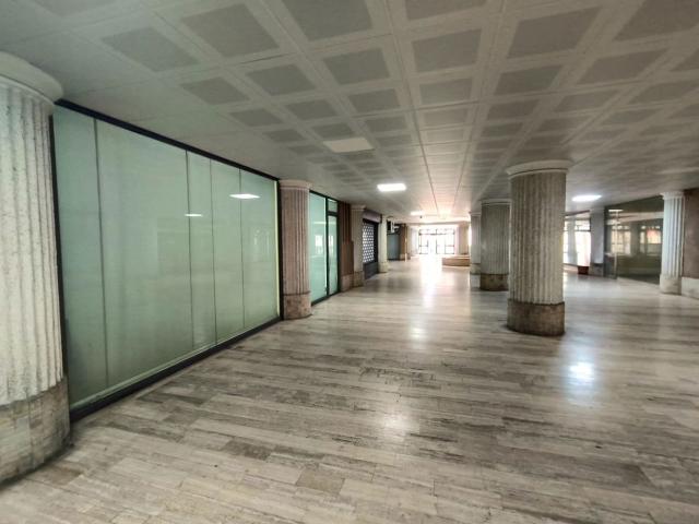 Locale Commerciale in vendita a III Circoscrizione, Messina