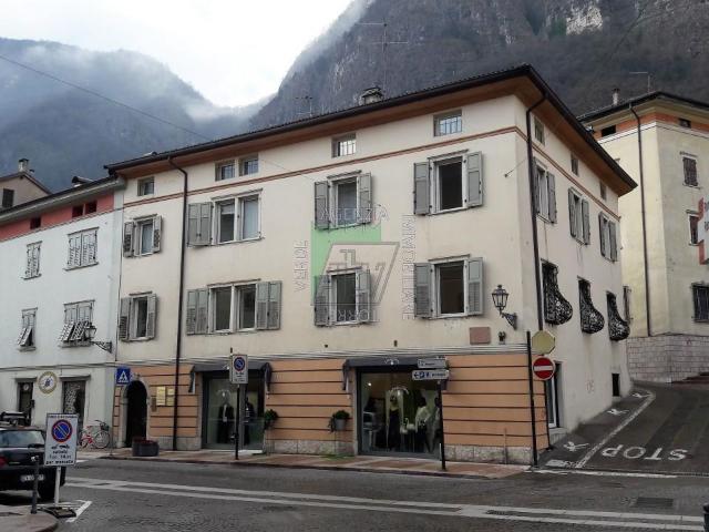 Locale Commerciale in vendita a Comunità Rotaliana-Königsberg, Mezzolombardo