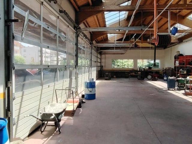 Locale Commerciale in vendita a Comunità Rotaliana-Königsberg, Mezzolombardo