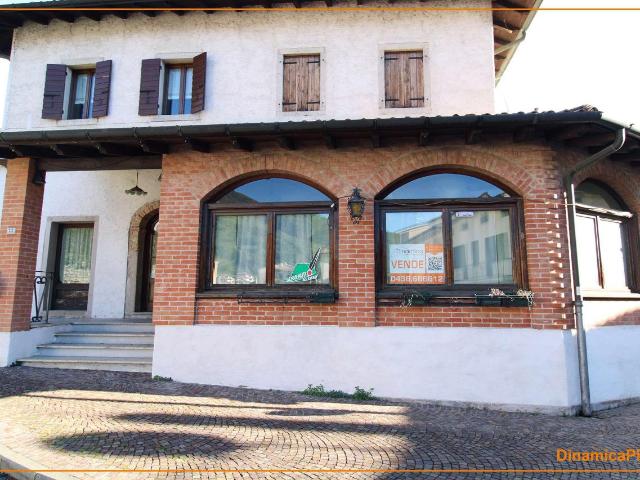 Locale Commerciale in vendita a Miane, Veneto