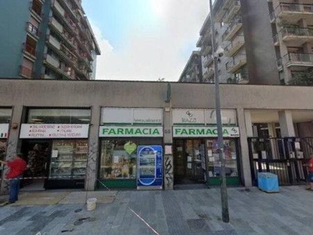 Locale Commerciale in vendita a Municipio 6, Milano