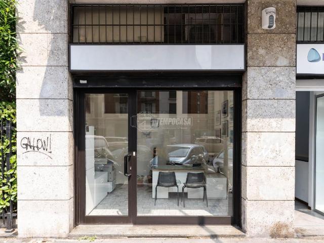 Locale Commerciale in vendita a Municipio 7, Milano