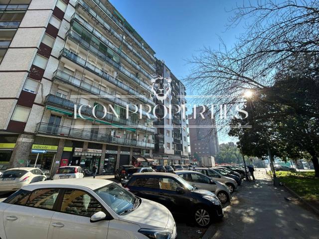 Locale Commerciale in vendita a Municipio 6, Milano